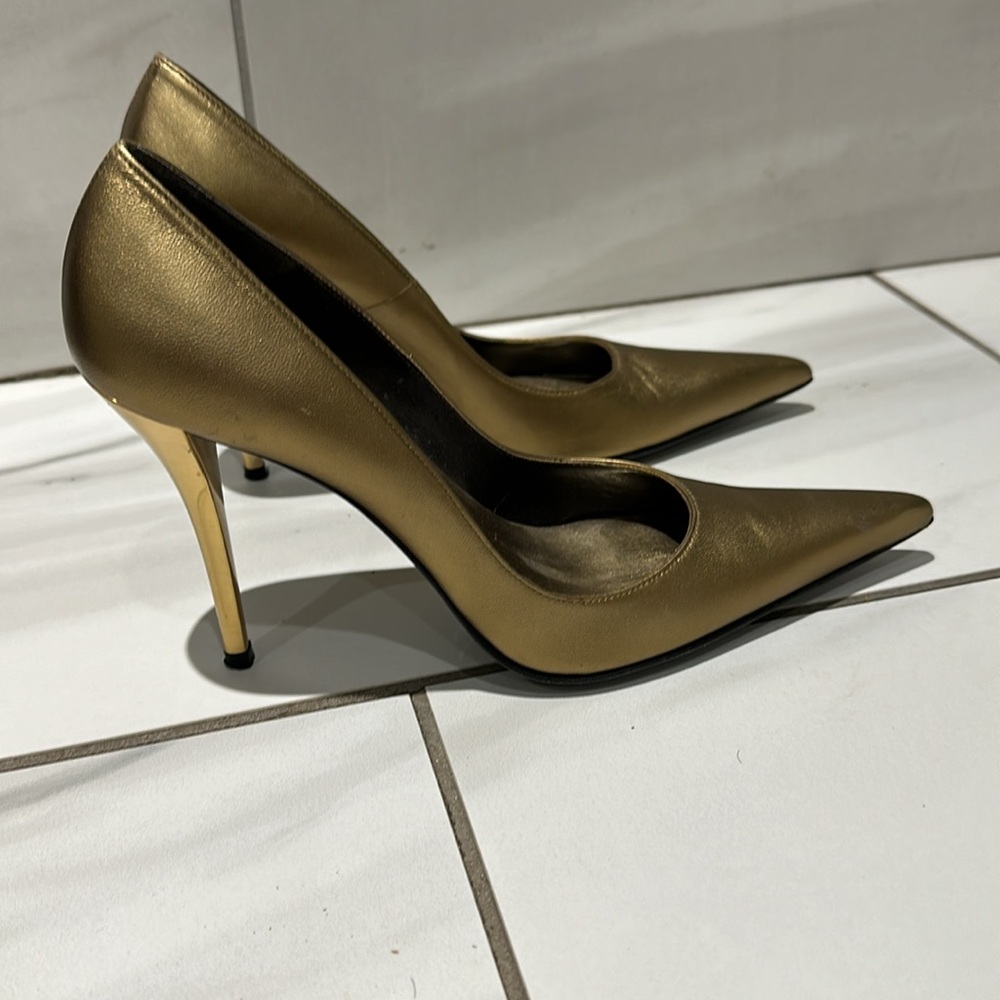 Stuart Weitzman Pumps 7 1/2 N